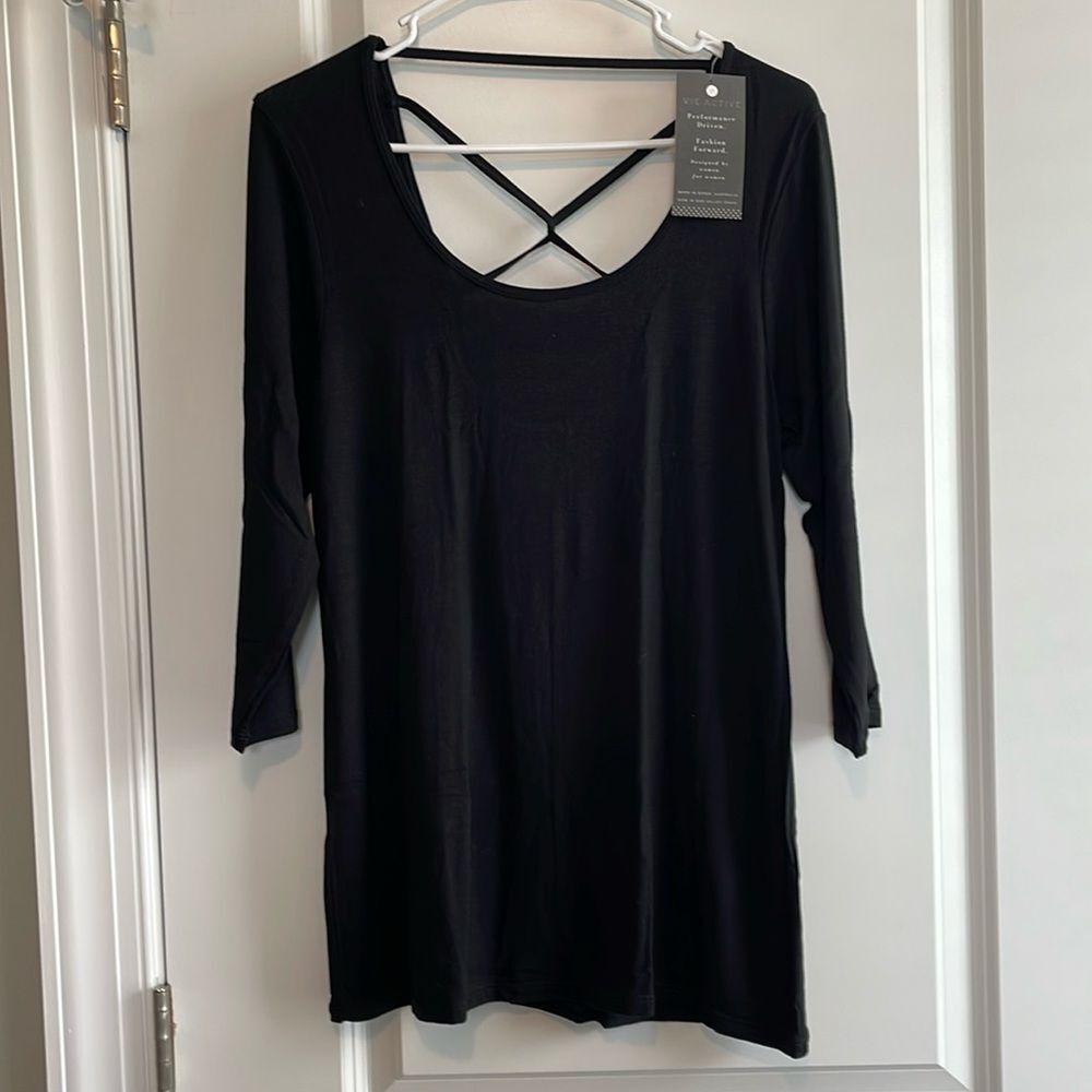 Vie Active Carley 3/4 Sleeve Top | NWT | Size Medium